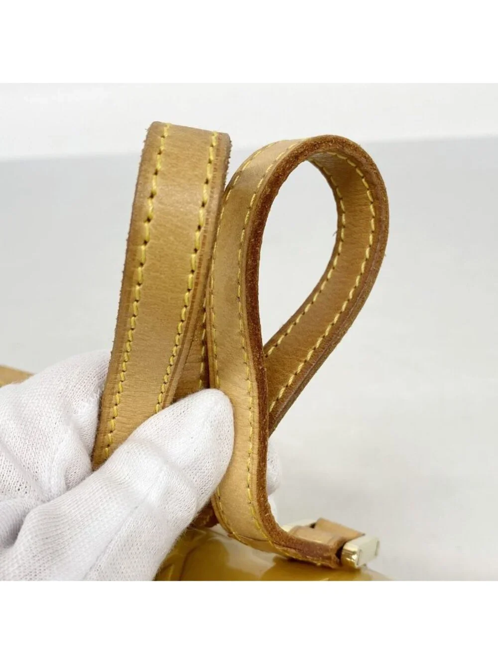 Louis Vuitton Handbag Vernis Bedford Beige